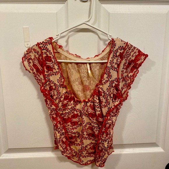 We the free. Excellent condition. - Picture 1 of 4